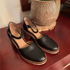 Seychelles Black Leather Sandal Heels with Subtle Lug Sole